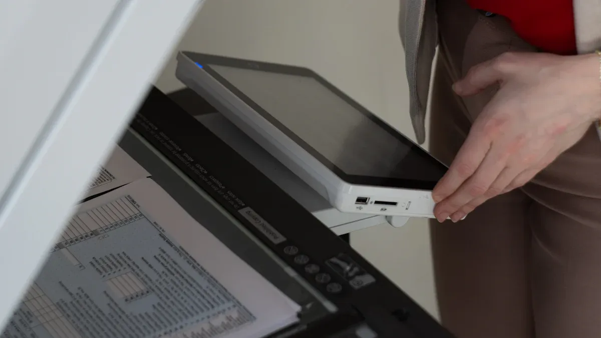 Equipos de control de calidad en la l&iacute;nea de producci&oacute;n de tabletas